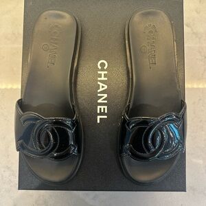 CHANEL Glossy Black Slide Sandals